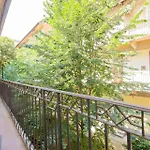 公寓 Cozy In Akacfa Street