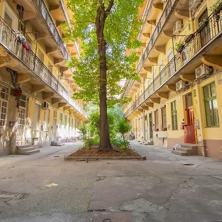 Cozy In Akacfa Street Βουδαπέστη