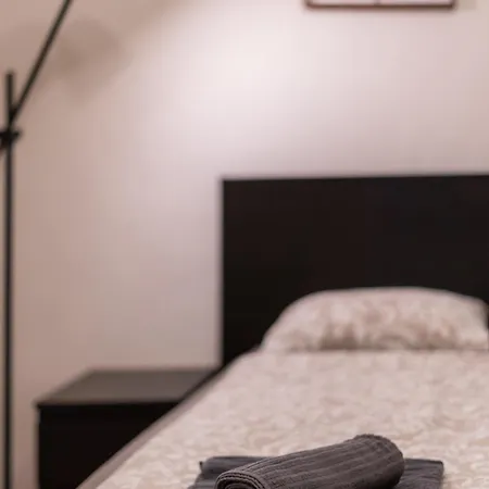 Διαμέρισμα Cozy In Akacfa Street Βουδαπέστη
