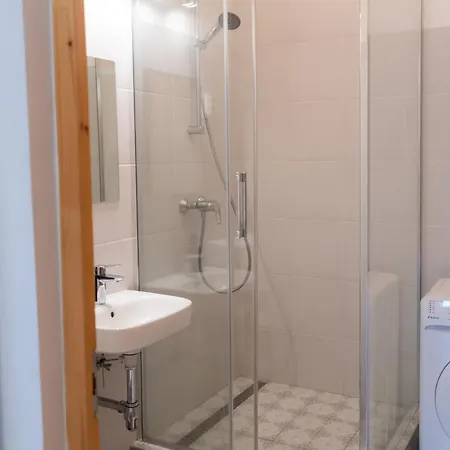 Διαμέρισμα Cozy In Akacfa Street Βουδαπέστη