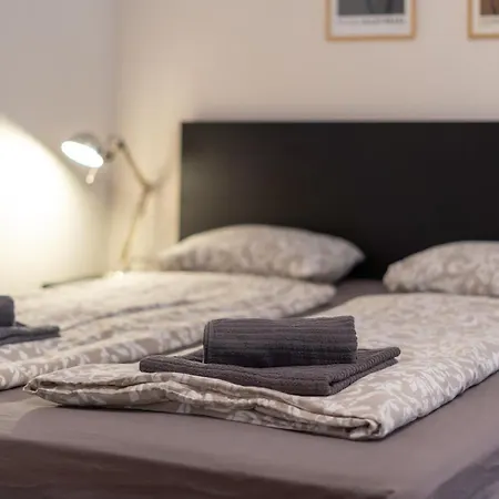 Lägenhet Cozy In Akacfa Street Budapest